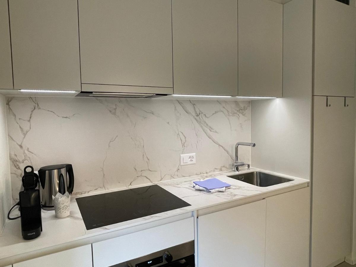 Ferienwohnung 3,5 Zimmer direkt an Ski- und Bikepiste Flims Exterior foto