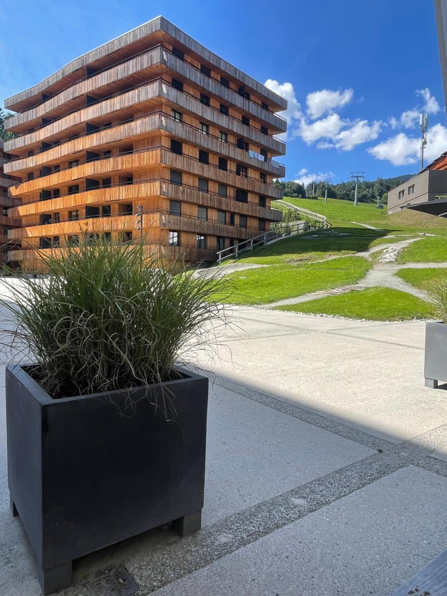 Ferienwohnung 3,5 Zimmer direkt an Ski- und Bikepiste Flims Exterior foto